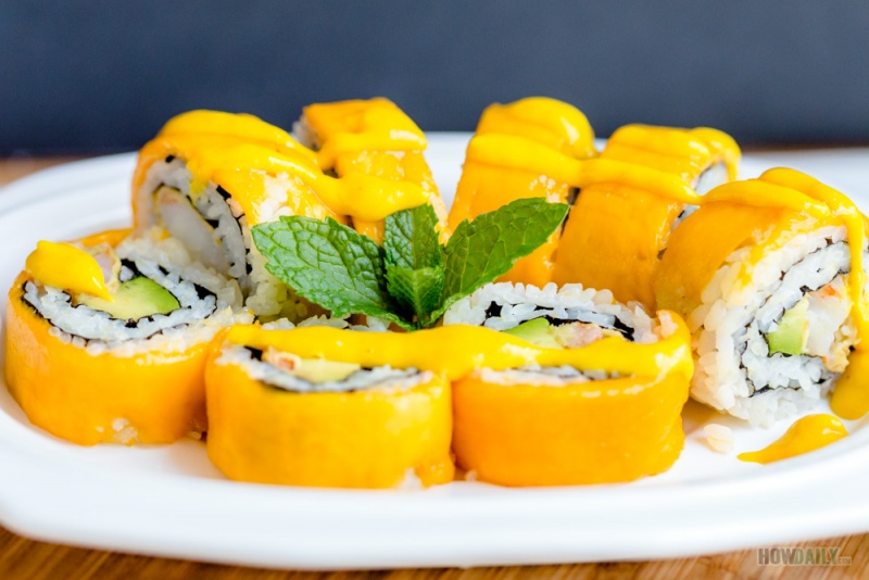 Maguro Mango Roll